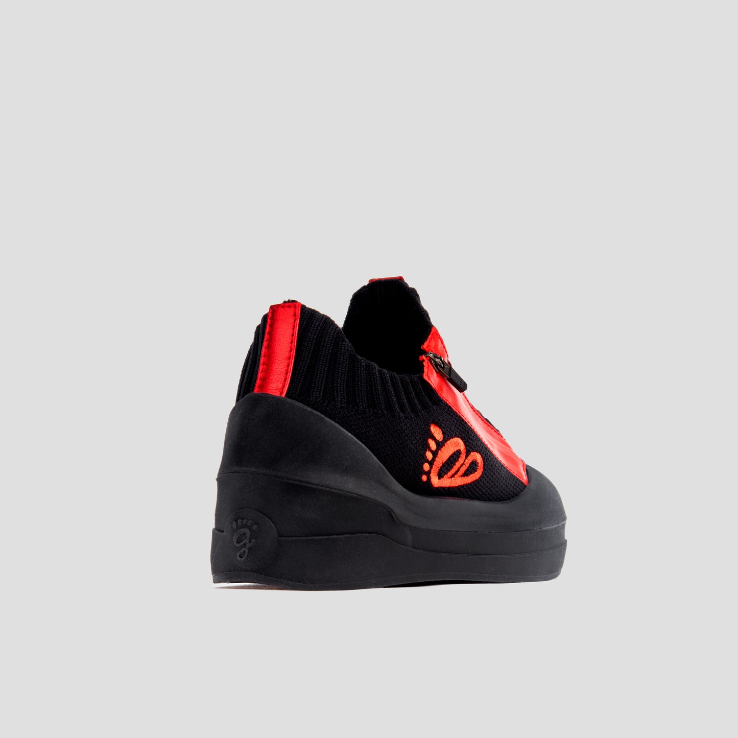 DB1 Original Trainer - Black & Red