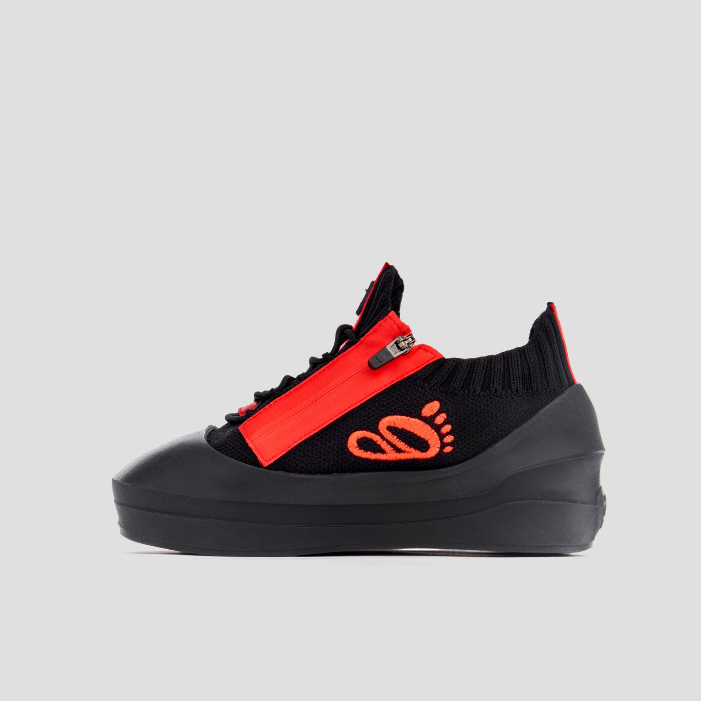 DB1 Original Trainer - Black & Red